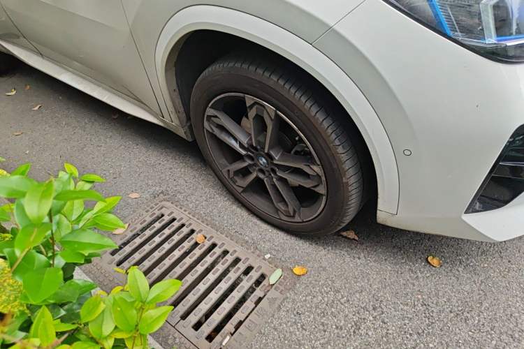 Used BMW X2 2025 Model sDrive25i M Sport Package Right Front Wheel Hub