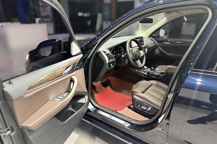 Used BMW X3 2023 xDrive30i Leading Model M Night Edition Package Interior 1