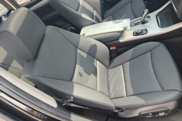 Used BMW X3 2016 sDrive20i Interior 4