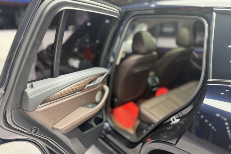 Used BMW X3 2023 xDrive30i Leading Model M Night Edition Package Interior 4