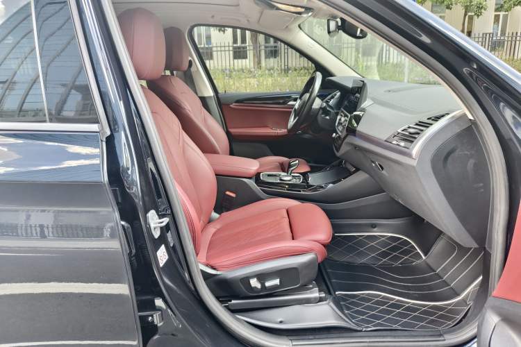 Used BMW X3 2022 Restyled xDrive25i M Sport Package Right Front Seat