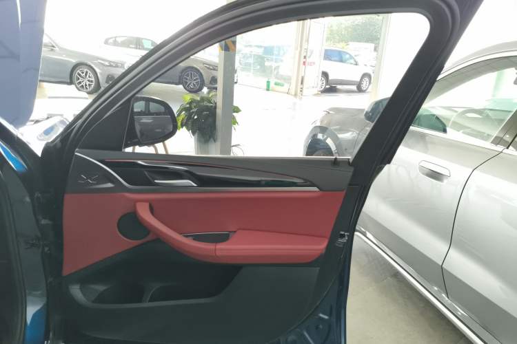 Used BMW X3 2022 Restyled xDrive25i M Sport Package Interior 5