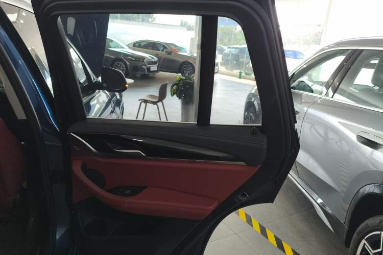 Used BMW X3 2022 Restyled xDrive25i M Sport Package Interior 6