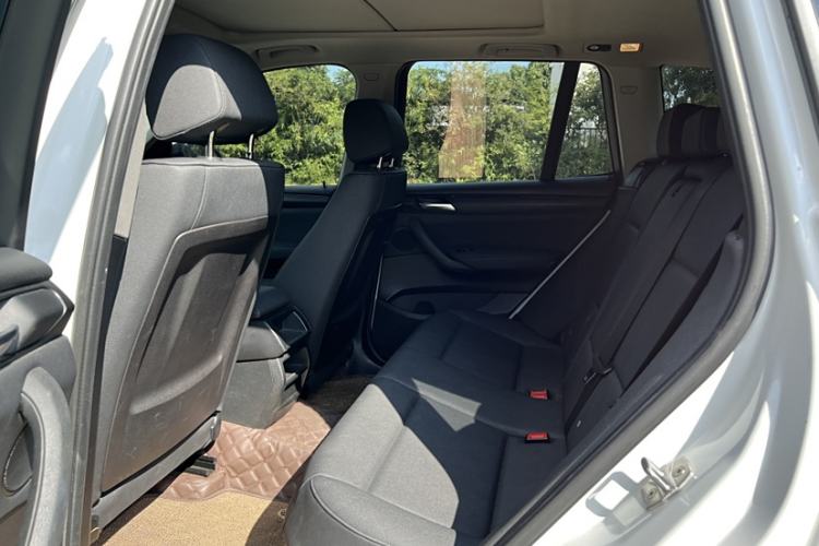 Used BMW X3 2016 sDrive20i Interior 5