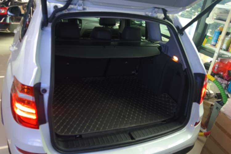 Used BMW X3 2016 sDrive20i Trunk