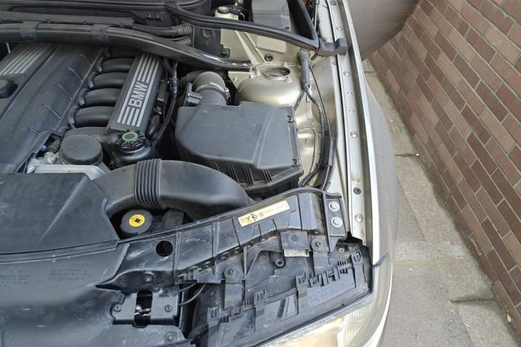 Used BMW X3 2006 xDrive25si Engine Bay Left