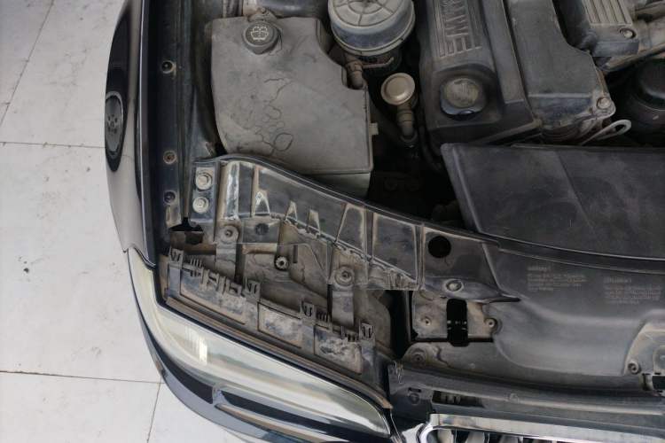 Used BMW X3  Engine Bay Right