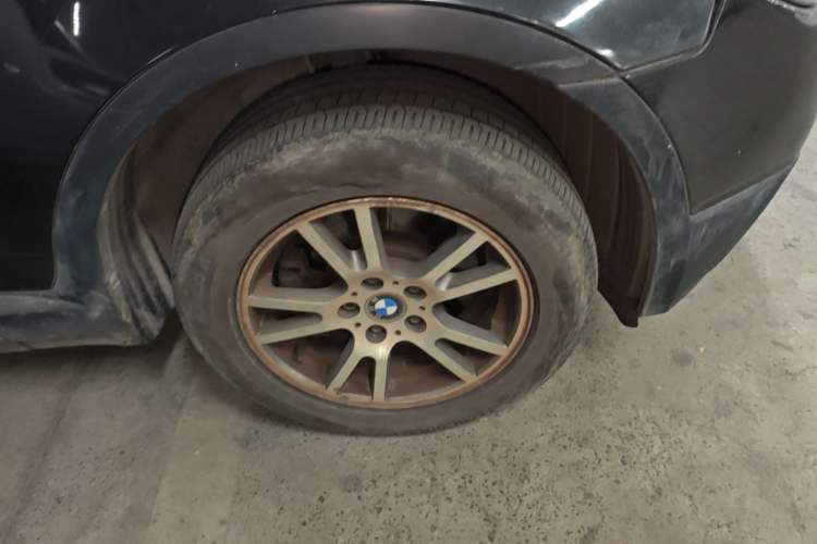 Used BMW X3 2008 xDrive25i Leading Model Right Front Wheel Hub