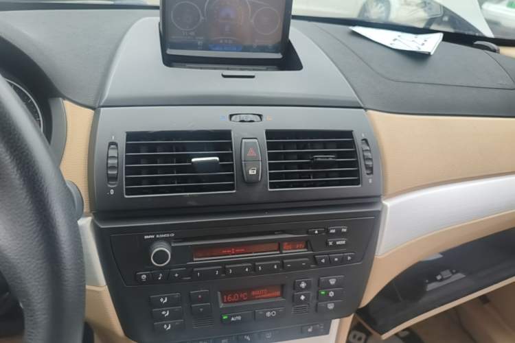 Used BMW X3 2008 xDrive25i Luxury Model Audio And AC Panel