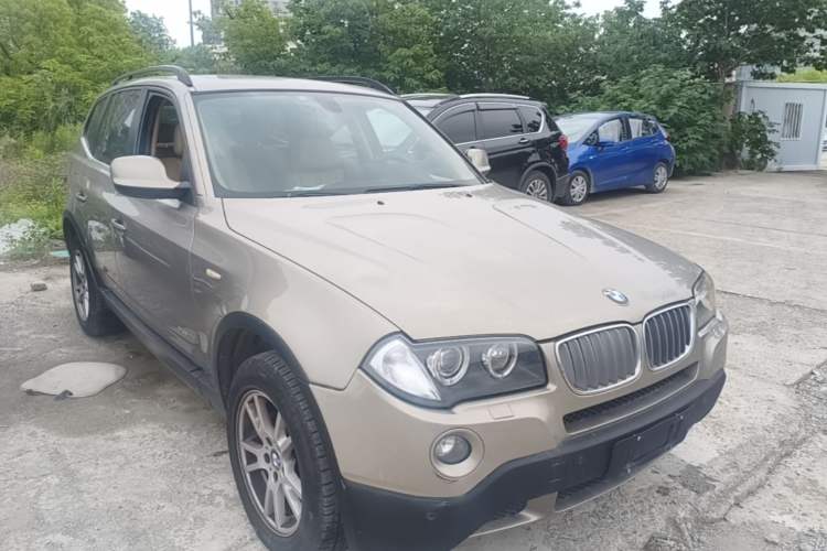Used BMW X3 2008 xDrive25i Luxury Model Front Right 45 Deg