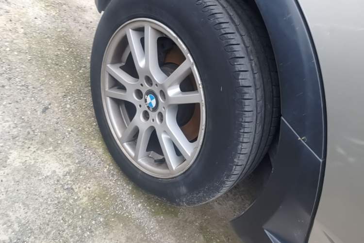 Used BMW X3 2008 xDrive25i Luxury Model Right Front Wheel Hub