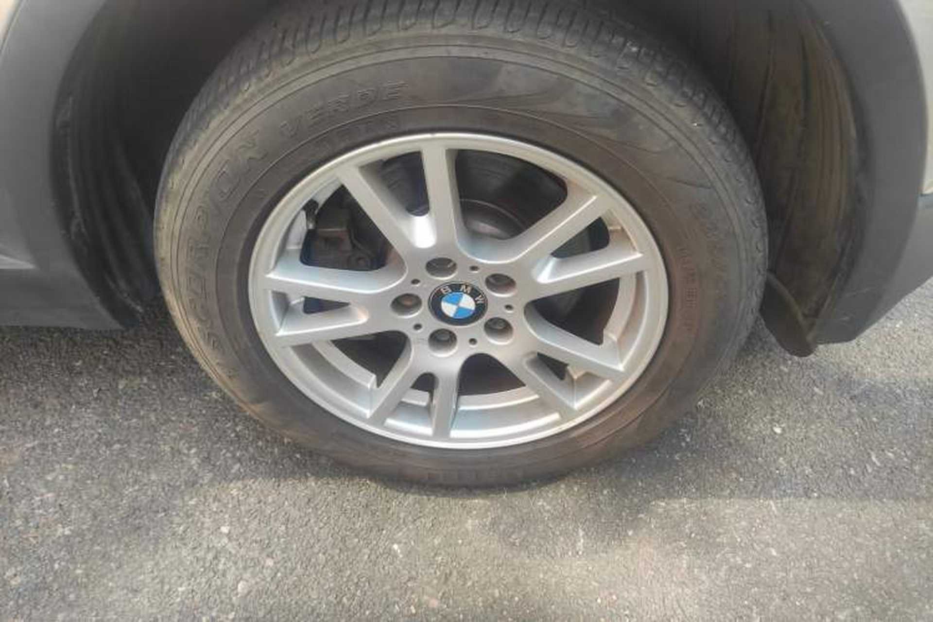 Used BMW X3 2008 xDrive25i Luxury Model Right Front Wheel Hub