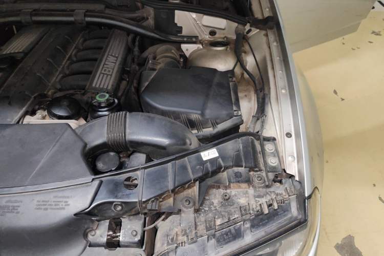 Used BMW X3 2008 xDrive25i Luxury Model Engine Bay Left