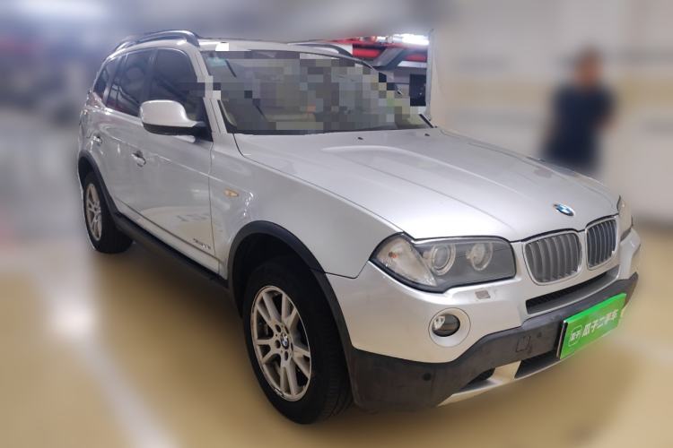 Used BMW X3 2008 xDrive25i Luxury Model Front Right 45 Deg