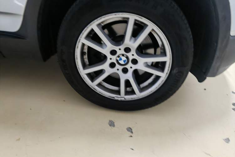 Used BMW X3 2008 xDrive25i Luxury Model Right Front Wheel Hub