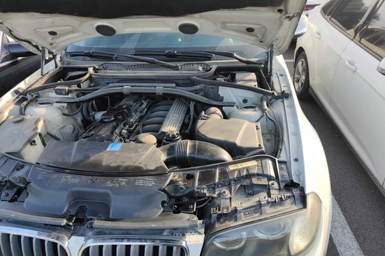 Used BMW X3 2008 xDrive25i Luxury Model Engine Bay Left