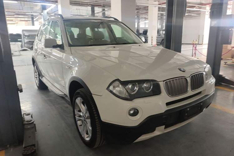 Used BMW X3 2008 xDrive25i Leading Model Front Right 45 Deg