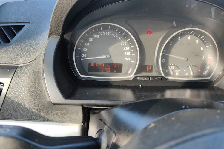 Used BMW X3 2008 xDrive25i Luxury Model Odometer Close Up