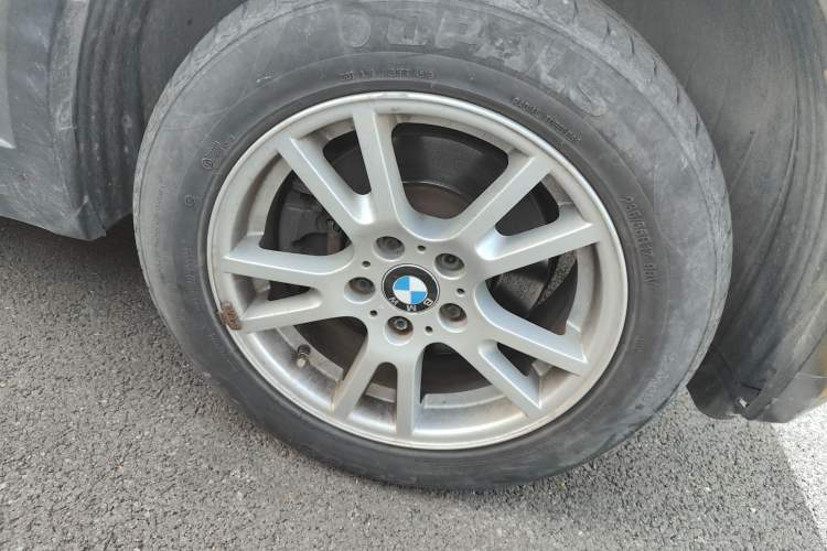 Used BMW X3 2008 xDrive25i Luxury Model Right Front Wheel Hub