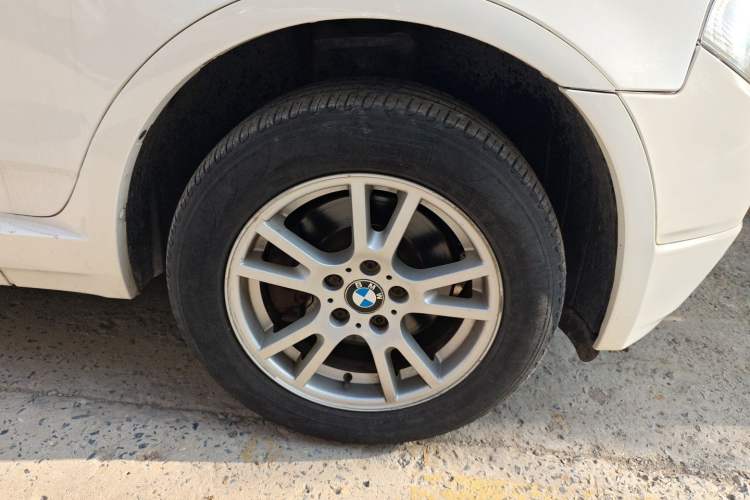 Used BMW X3 2008 xDrive25i Luxury Model Right Front Wheel Hub