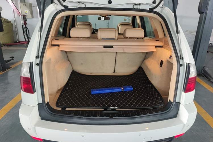 Used BMW X3 2008 xDrive25i Leading Model Trunk