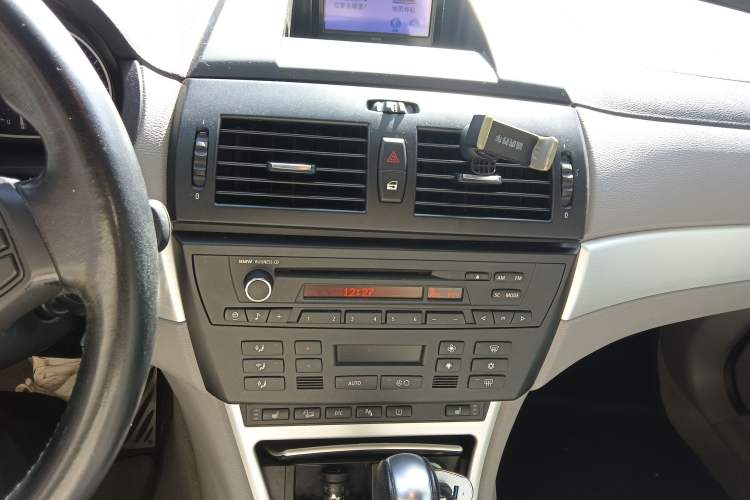 Used BMW X3 2009 xDrive30i Audio And AC Panel