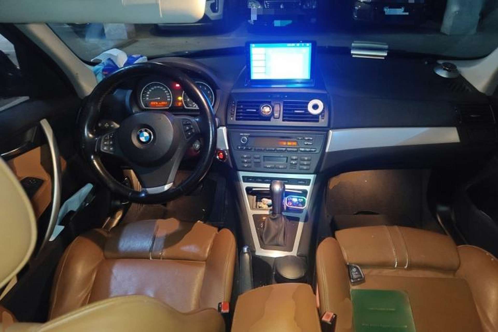 Used BMW X3 2009 xDrive25i Luxury Plus Model Center Console