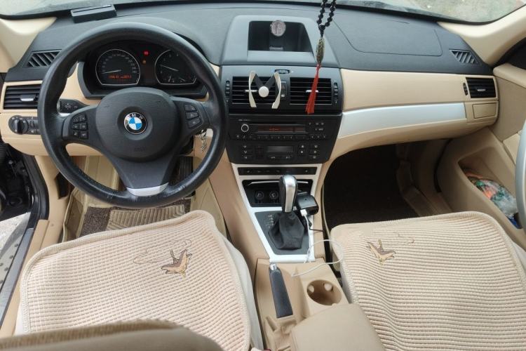 Used BMW X3 2009 xDrive25i Luxury Plus Model Center Console