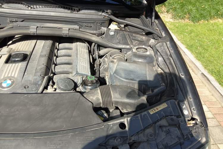 Used BMW X3 2009 xDrive30i Engine Bay Left