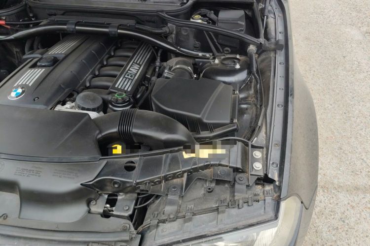 Used BMW X3 2009 xDrive25i Luxury Plus Model Engine Bay Left