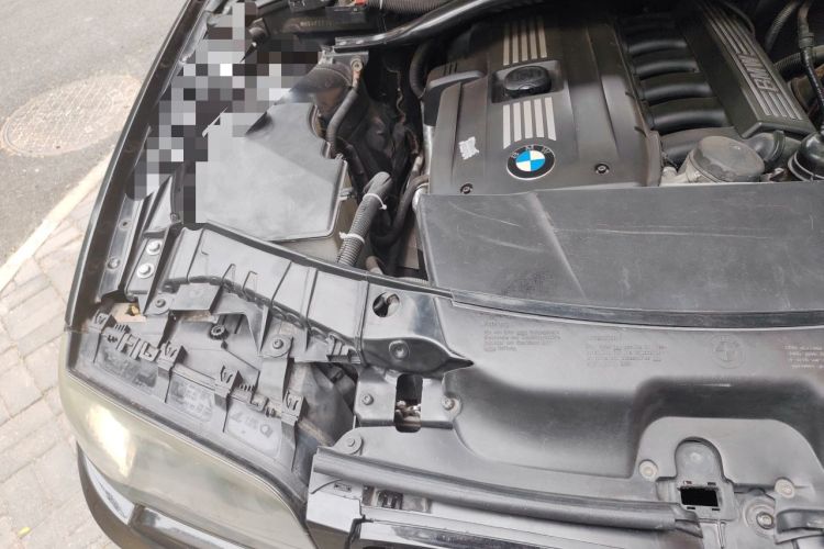 Used BMW X3 2009 xDrive25i Luxury Plus Model Engine Bay Right