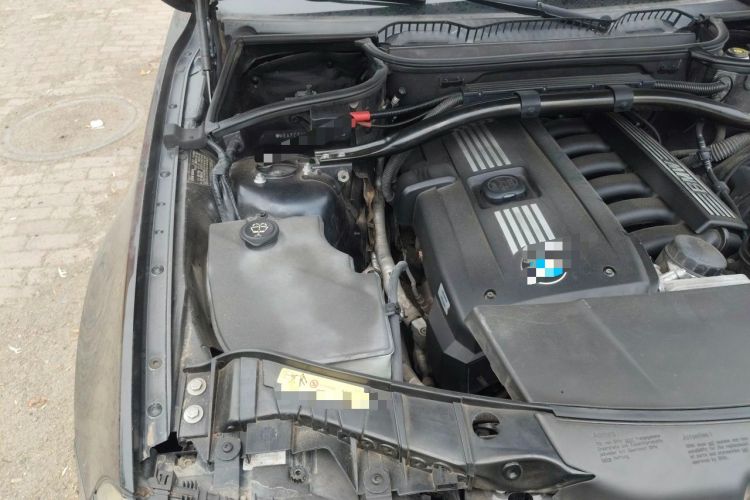 Used BMW X3 2009 xDrive25i Luxury Plus Model Engine Bay Right