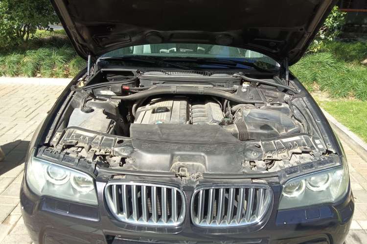 Used BMW X3 2009 xDrive30i Engine Bay