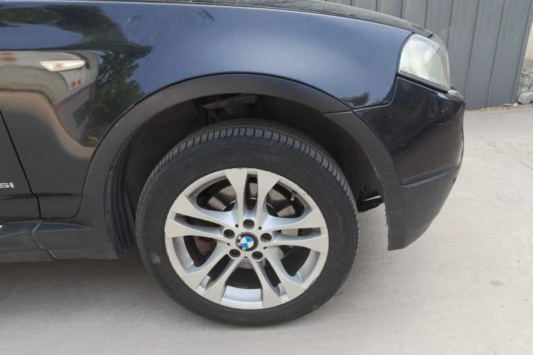 Used BMW X3 2009 xDrive25i Luxury Plus Model Right Front Wheel Hub