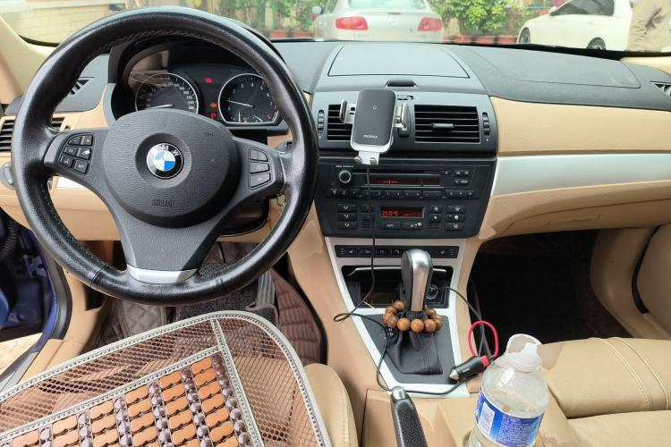 Used BMW X3 2009 xDrive25i Luxury Plus Model Center Console