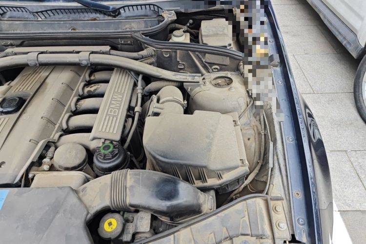 Used BMW X3 2009 xDrive25i Luxury Plus Model Engine Bay Left