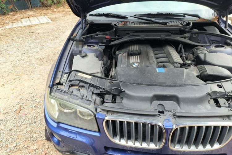 Used BMW X3 2009 xDrive25i Luxury Plus Model Engine Bay Right