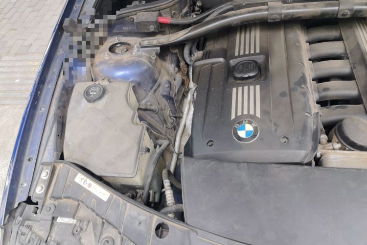 Used BMW X3 2009 xDrive25i Luxury Plus Model Engine Bay Right