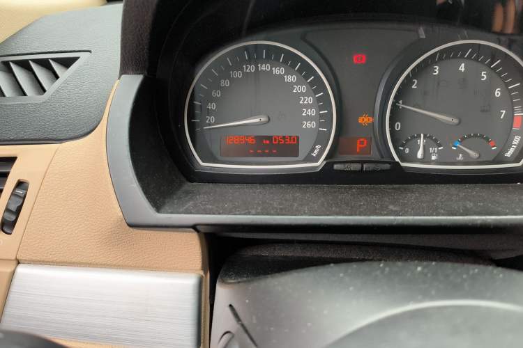 Used BMW X3 2009 xDrive25i Luxury Plus Model Odometer Close Up