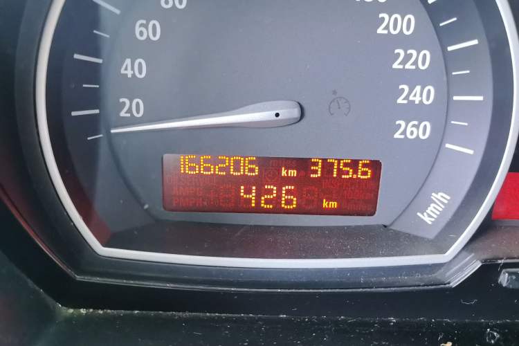 Used BMW X3 2009 xDrive25i Luxury Plus Model Odometer Close Up