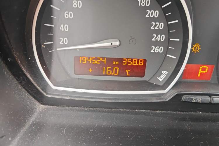 Used BMW X3 2009 xDrive25i Luxury Plus Model Odometer Close Up