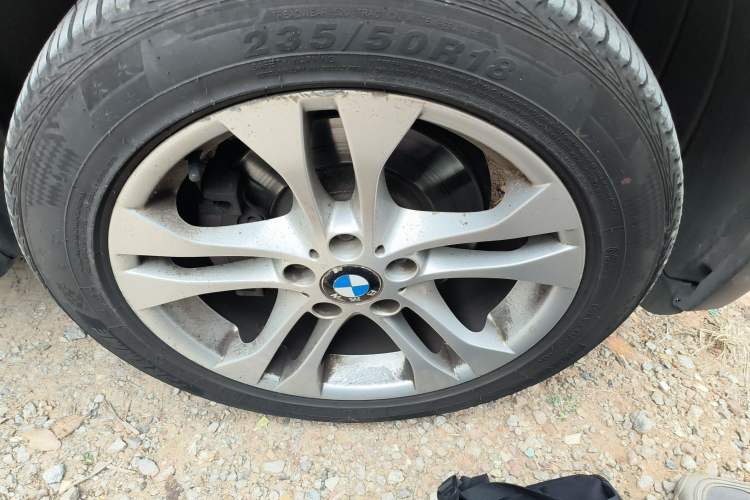 Used BMW X3 2009 xDrive25i Luxury Plus Model Right Front Wheel Hub