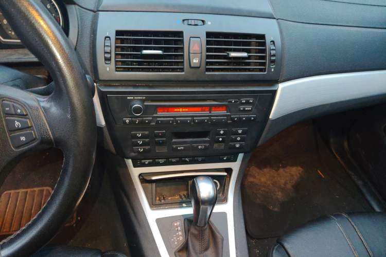 Used BMW X3 2009 xDrive25i Luxury Plus Model Audio And AC Panel