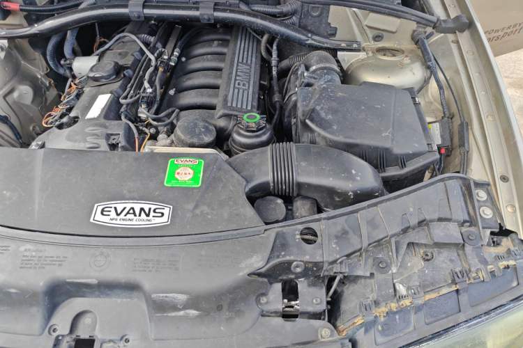 Used BMW X3 2009 xDrive25i Luxury Plus Model Engine Bay Left