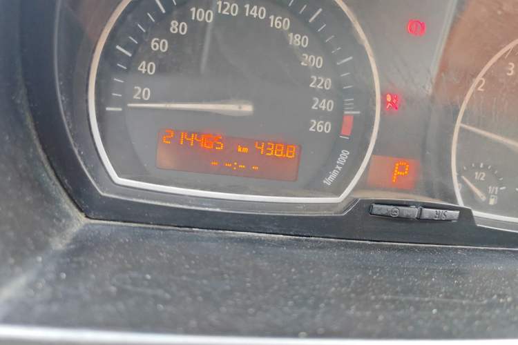 Used BMW X3 2009 xDrive25i Luxury Plus Model Odometer Close Up