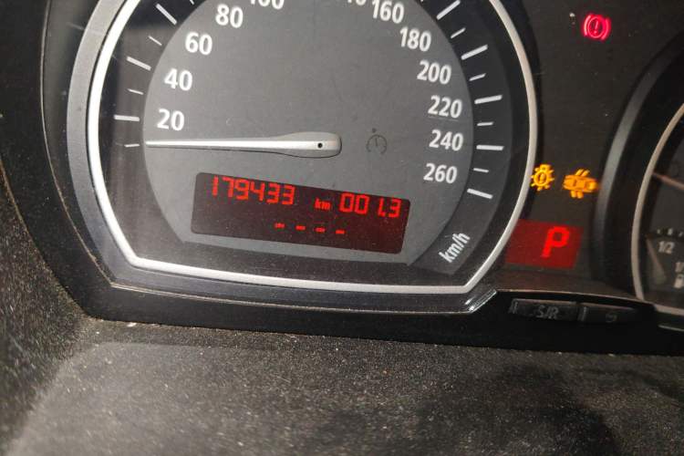 Used BMW X3 2009 xDrive25i Luxury Plus Model Odometer Close Up