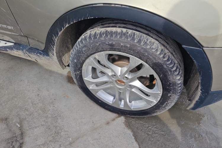 Used BMW X3 2009 xDrive25i Luxury Plus Model Right Front Wheel Hub