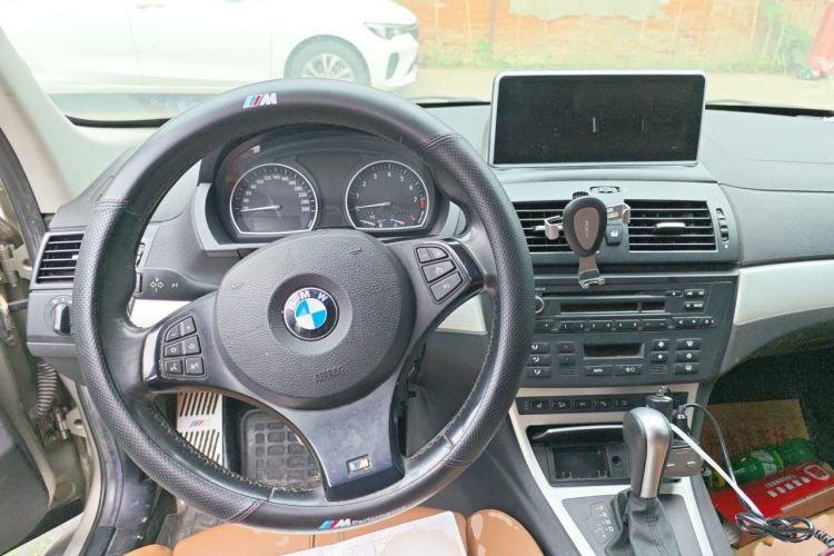 Used BMW X3 2009 xDrive30i Center Console