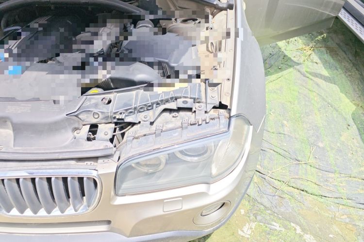 Used BMW X3 2009 xDrive30i Engine Bay Left