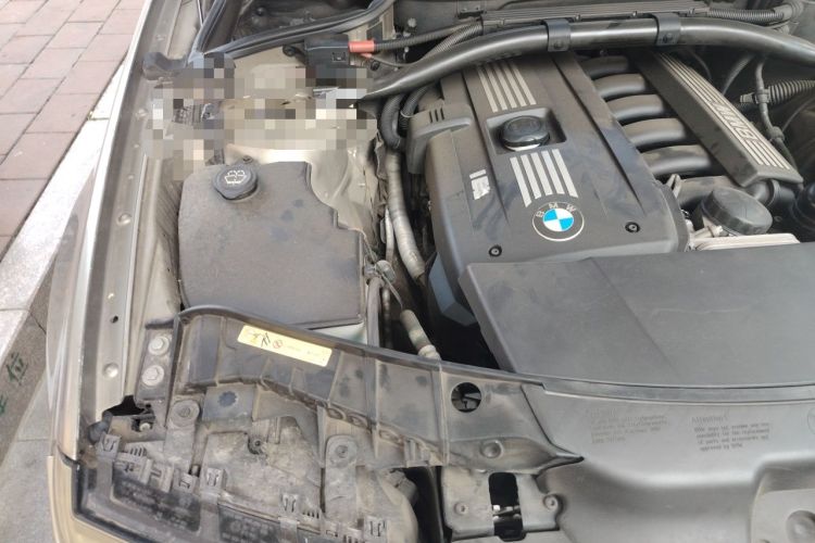 Used BMW X3 2009 xDrive25i Luxury Plus Model Engine Bay Right